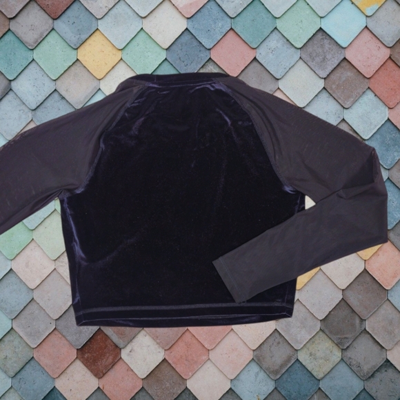 NWT PUMA EXPLOSIVE VELVET TOP AND TIGHTS - Picture 4 of 10